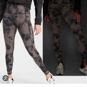 Athleta Rainier Reflective Tight - Medium - Great Condition